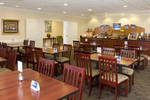 Express Philadelphia Ne - By Ihg Hotel 2*